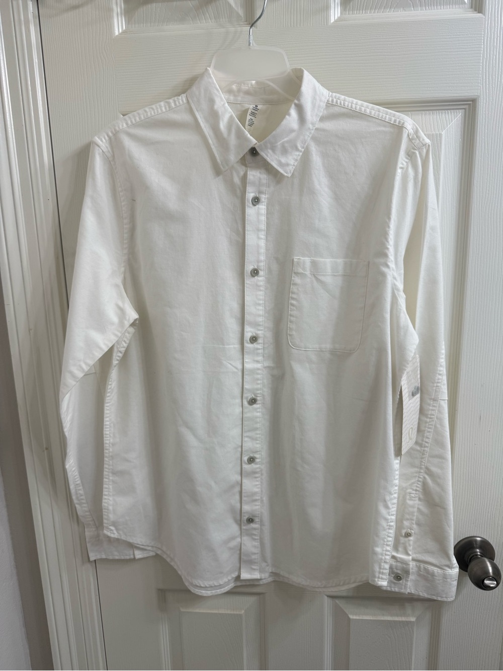 Lululemon Vlassic White Men's Button-Down Shirt - Clean Everyday Style